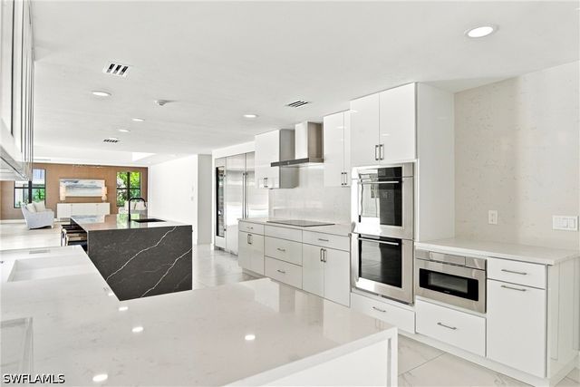 620 Carica RD, Naples, FL 34108