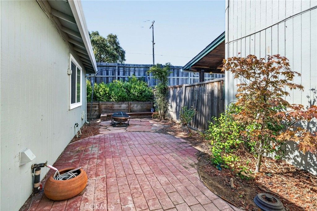 Image 6 of property listing at 211 Mariah, Lakeport, CA 95453