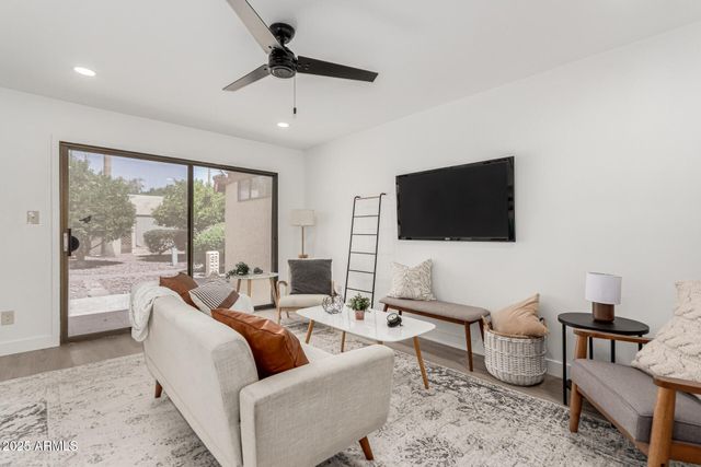 515 S SAGUARO Way, Mesa, AZ 85208