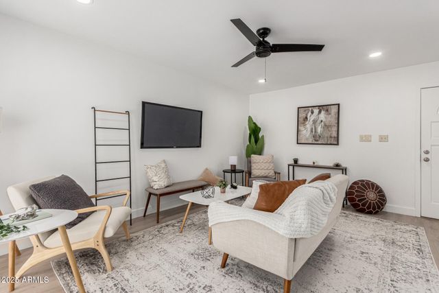 515 S SAGUARO Way, Mesa, AZ 85208