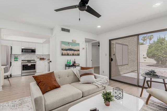 515 S SAGUARO Way, Mesa, AZ 85208