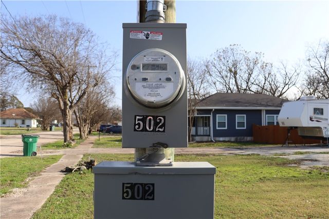 502 E Navarro Street, Mart, TX 76664