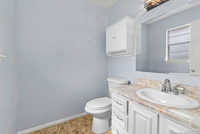 127 Harless, Center Point, TX 78010