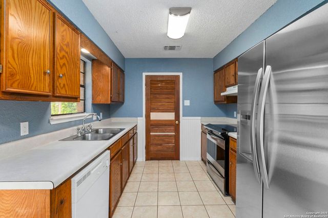 127 Harless, Center Point, TX 78010