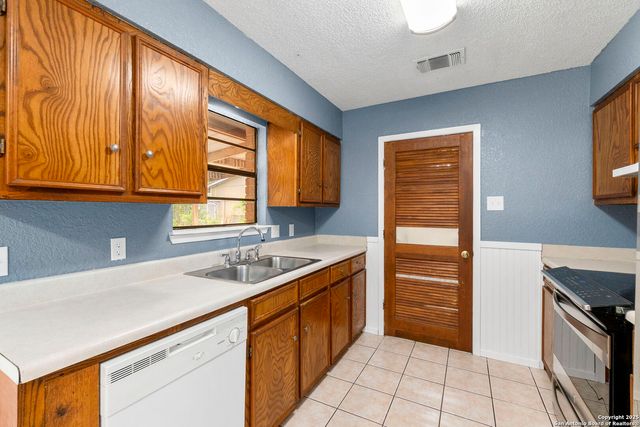 127 Harless, Center Point, TX 78010