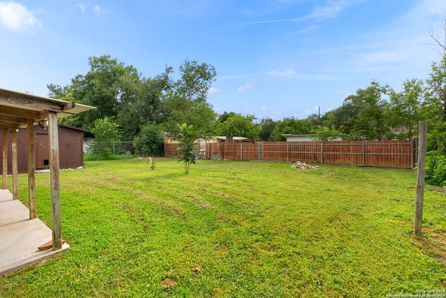 127 Harless, Center Point, TX 78010