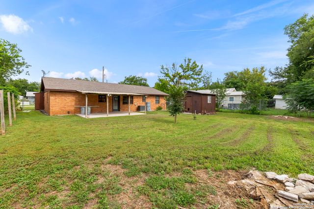 127 Harless, Center Point, TX 78010