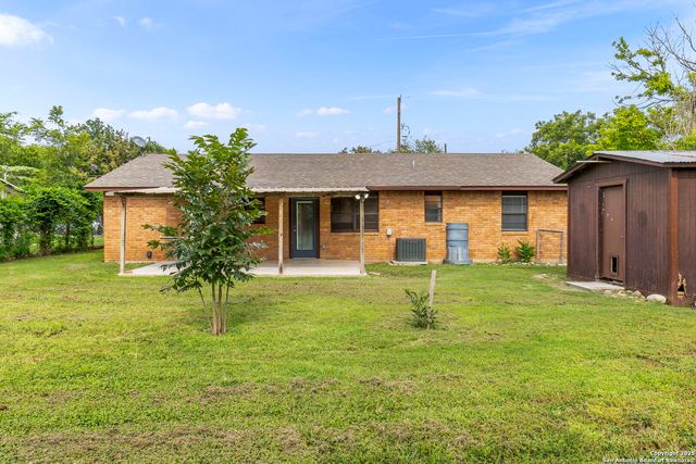 127 Harless, Center Point, TX 78010
