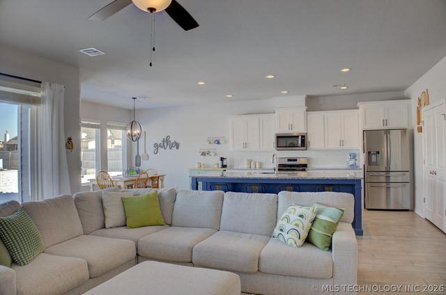 814 Honolulu Place, Broken Arrow, OK 74012