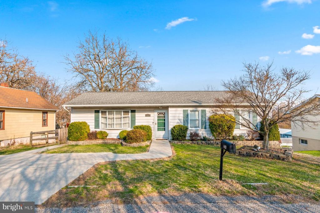 8819 JASPER LN, Baltimore, MD 21234