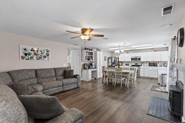 503 Millfront Ave, Yuba City, CA 95991