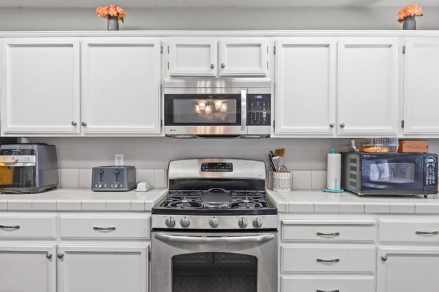 503 Millfront Ave, Yuba City, CA 95991