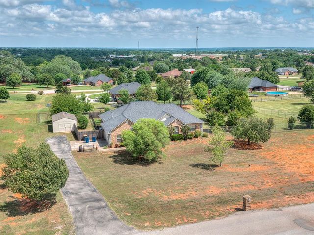 428 Summer Valley Road, Blanchard, OK 73010