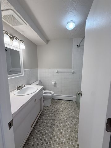 9 Hallmark Gardens 6, Burlington, MA 01803