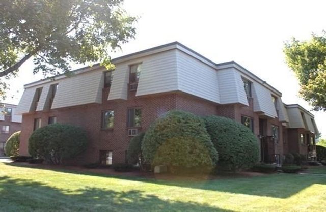 9 Hallmark Gardens 6, Burlington, MA 01803