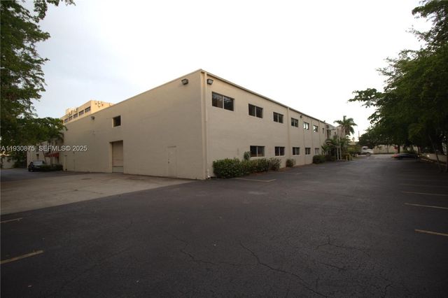 6405 NW 36th St, Virginia Gardens, FL 33166