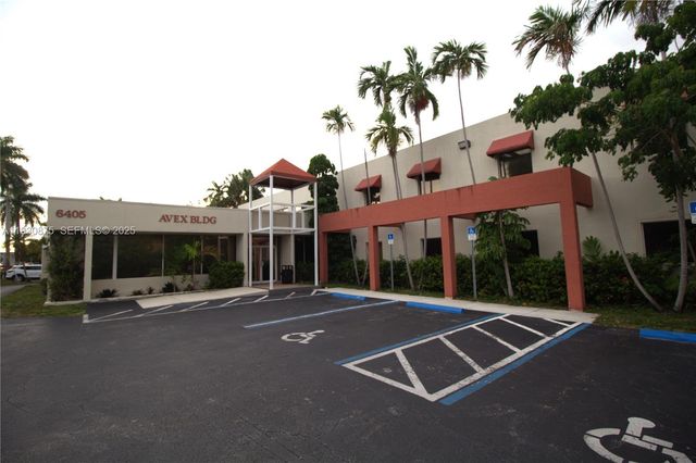 6405 NW 36th St, Virginia Gardens, FL 33166