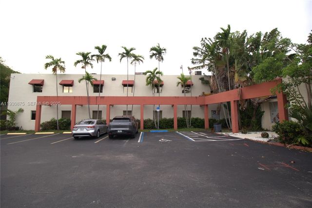 6405 NW 36th St, Virginia Gardens, FL 33166