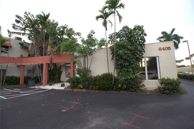 6405 NW 36th St, Virginia Gardens, FL 33166