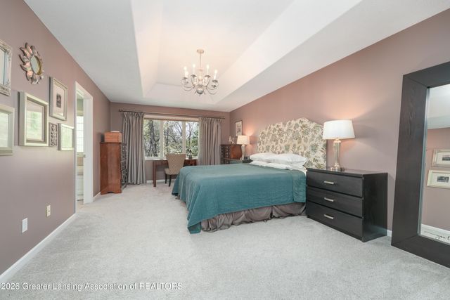 802 Woodbury Drive, Grand Ledge, MI 48837