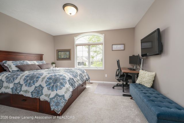 802 Woodbury Drive, Grand Ledge, MI 48837