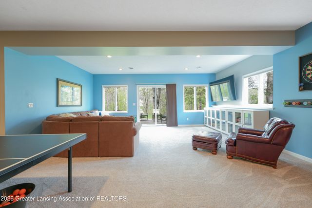 802 Woodbury Drive, Grand Ledge, MI 48837