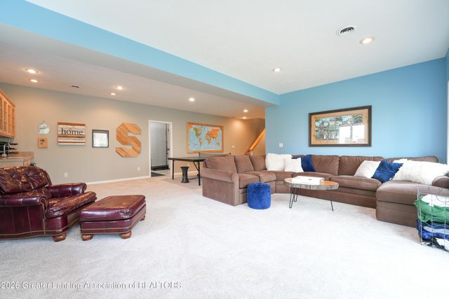802 Woodbury Drive, Grand Ledge, MI 48837