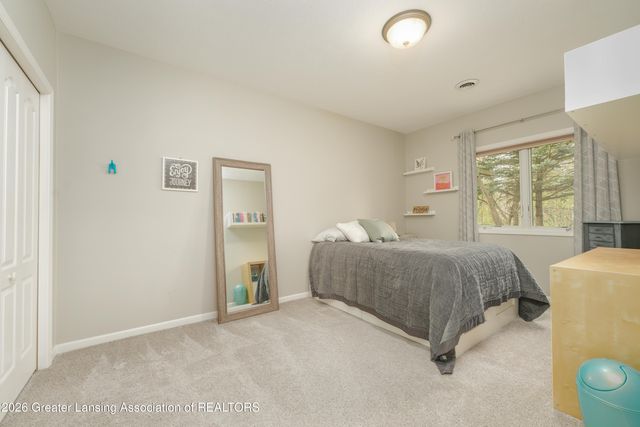 802 Woodbury Drive, Grand Ledge, MI 48837