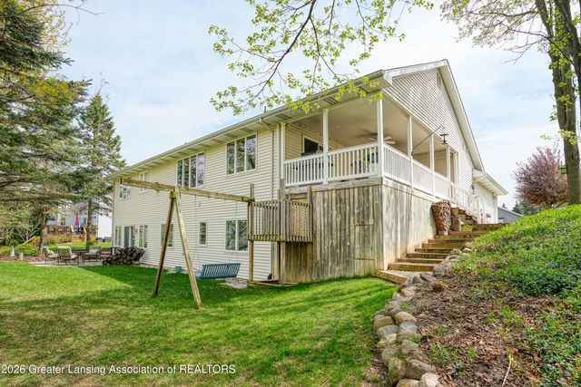 802 Woodbury Drive, Grand Ledge, MI 48837
