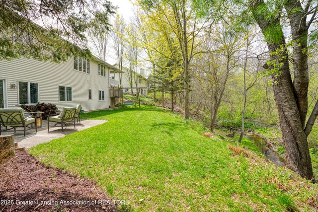 802 Woodbury Drive, Grand Ledge, MI 48837