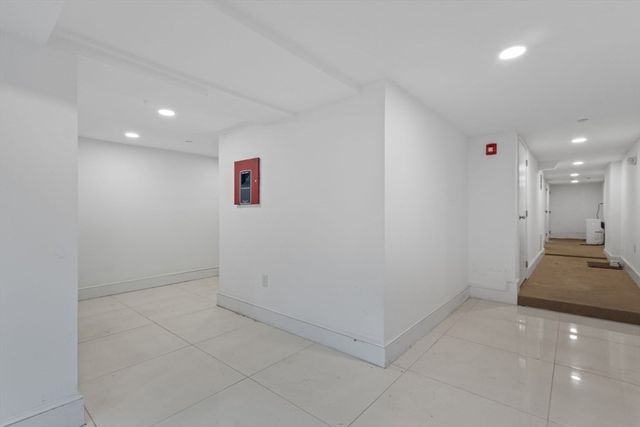 44 W Eagle St 1, Boston, MA 02128