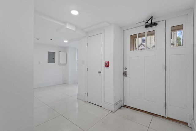 44 W Eagle St 1, Boston, MA 02128