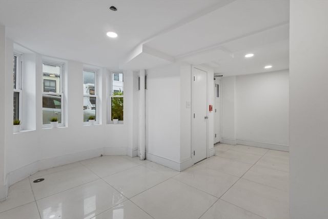 44 W Eagle St 1, Boston, MA 02128