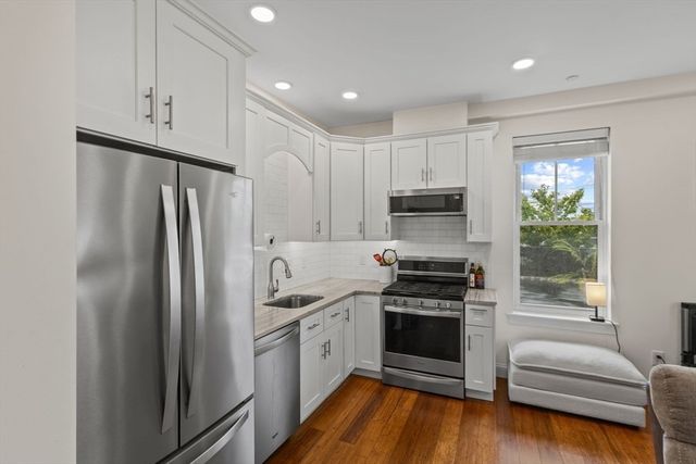 44 W Eagle St 1, Boston, MA 02128