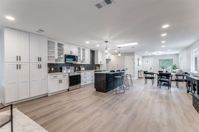 5848 Fursman Avenue, Fort Worth, TX 76114