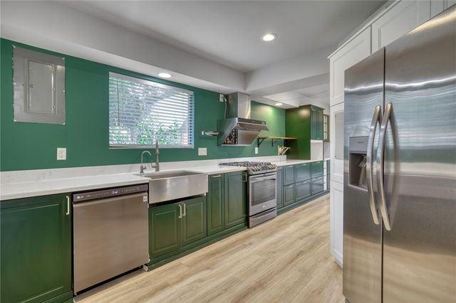 1513 Wolf Run, College Station, TX 77840