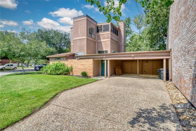 1513 Wolf Run, College Station, TX 77840