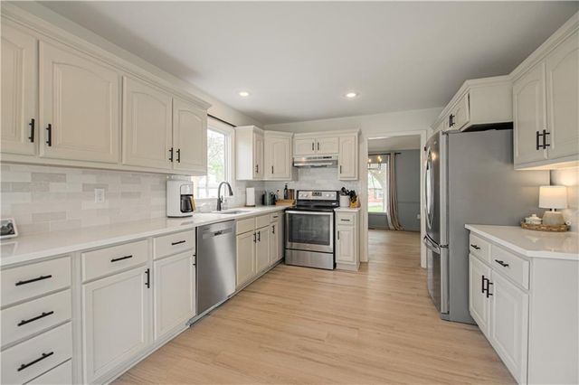 12706 Corrington Avenue, Grandview, MO 64030