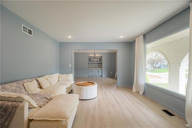 12706 Corrington Avenue, Grandview, MO 64030