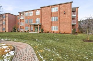 3025 McVitty Forest Dr Apt 101, Roanoke, VA 24018