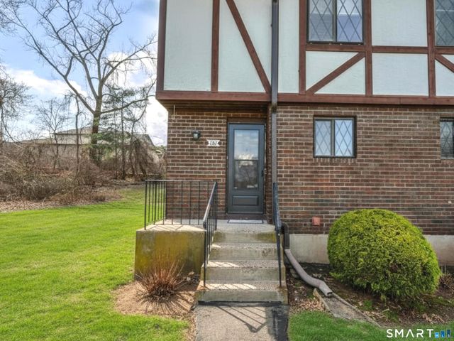 301 Cedar Hollow Drive 301, Rocky Hill, CT 06067
