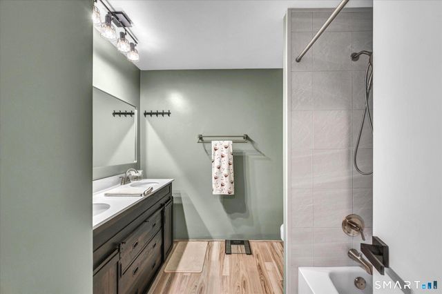 301 Cedar Hollow Drive 301, Rocky Hill, CT 06067