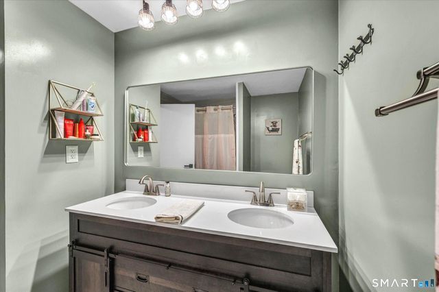 301 Cedar Hollow Drive 301, Rocky Hill, CT 06067