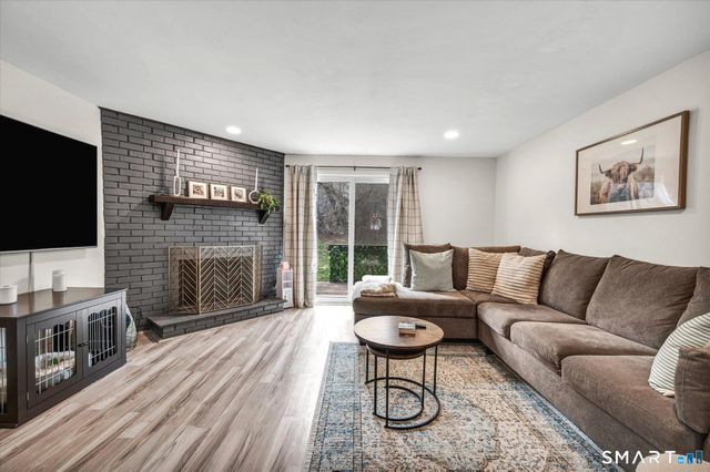 301 Cedar Hollow Drive 301, Rocky Hill, CT 06067