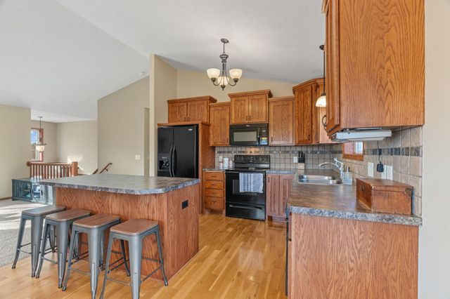 16921 Vickers Street NE, Andover, MN 55304