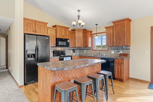 16921 Vickers Street NE, Andover, MN 55304