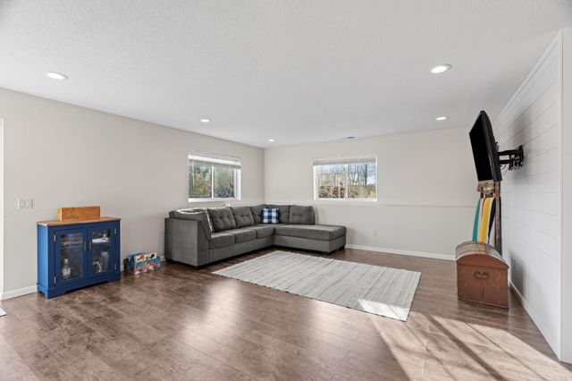 16921 Vickers Street NE, Andover, MN 55304