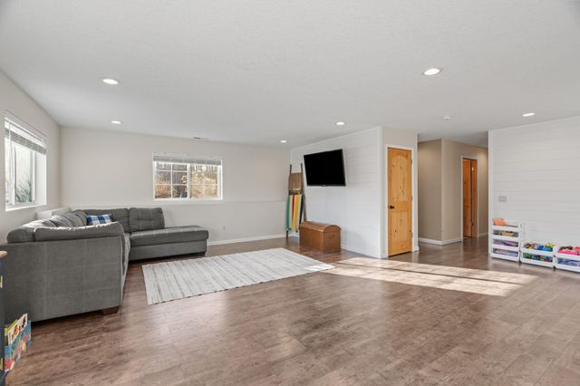 16921 Vickers Street NE, Andover, MN 55304