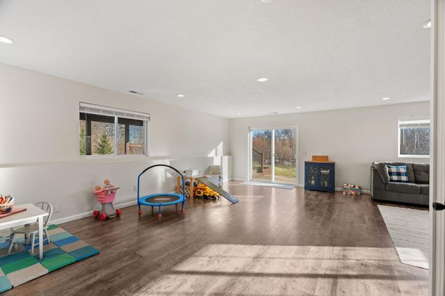 16921 Vickers Street NE, Andover, MN 55304