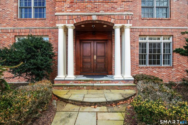 215 Old Mountain Road, Farmington, CT 06032